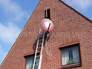 Sat Service Wandmontage